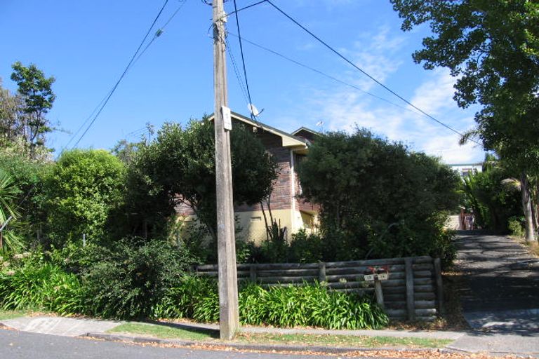 Photo of property in 2/7 Gray Crescent, Torbay, Auckland, 0630