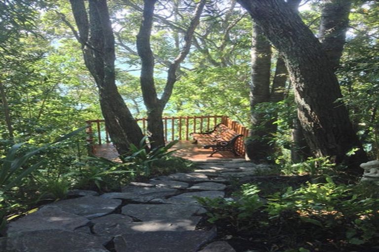 Photo of property in 34 Arapito Road, Titirangi, Auckland, 0604