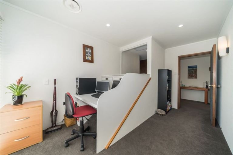 Photo of property in 14 Lincoln Terrace, Hokowhitu, Palmerston North, 4410