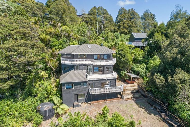 Photo of property in 292 Forest Hill Road, Waiatarua, Auckland, 0612