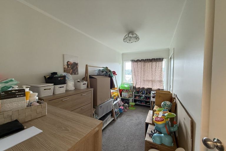 Photo of property in 2/11 Simon Ellice Drive, Bayview, Auckland, 0629