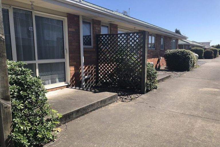 Photo of property in 287c Riccarton Road, Upper Riccarton, Christchurch, 8041