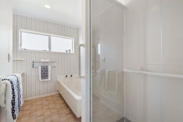 Photo of property in 1/5 Tristram Avenue, Forrest Hill, Auckland, 0620