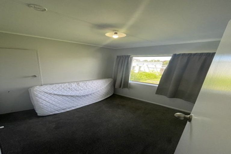 Photo of property in 15 Kauri Street, Inglewood, 4330