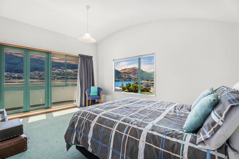 Photo of property in 415 Peninsula Road, Kelvin Heights, Queenstown, 9300