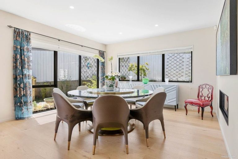 Photo of property in 492 Beach Road, Murrays Bay, Auckland, 0630