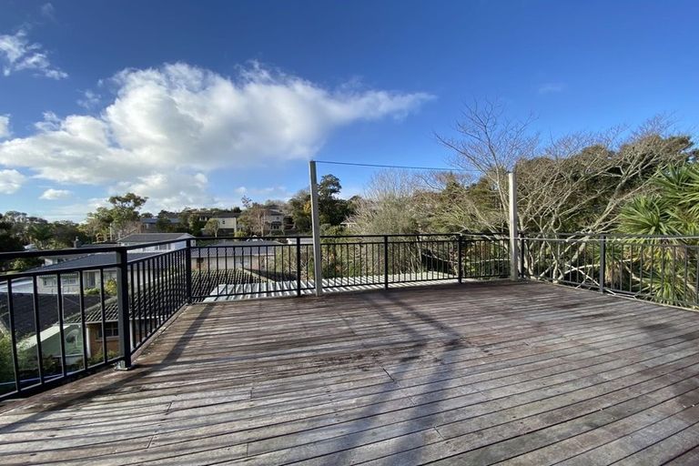 Photo of property in 4 Lynngate Place, Hillcrest, Auckland, 0627