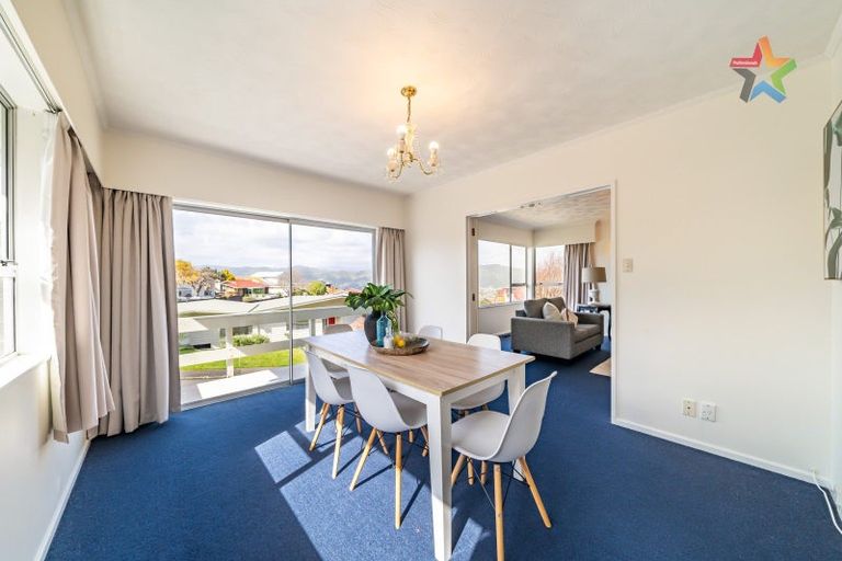 Photo of property in 111 Tirohanga Road, Tirohanga, Lower Hutt, 5010