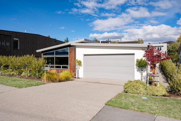 Photo of property in 126 Warren Street, Wanaka, 9305