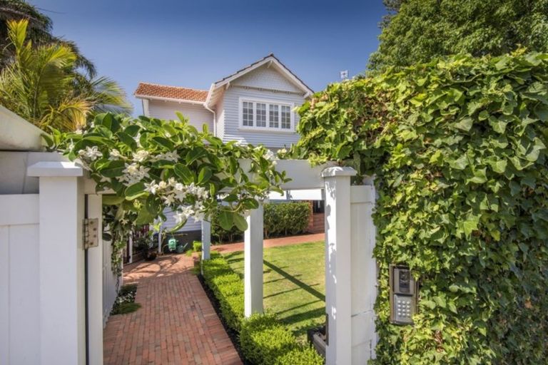 Photo of property in 1 Macky Avenue, Devonport, Auckland, 0624