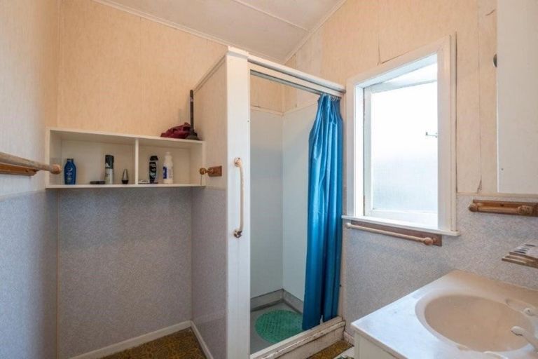 Photo of property in 64 Disraeli Street, Hawera, 4610