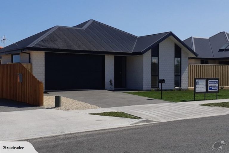 Photo of property in 10 Johnson Avenue, Amberley, 7410