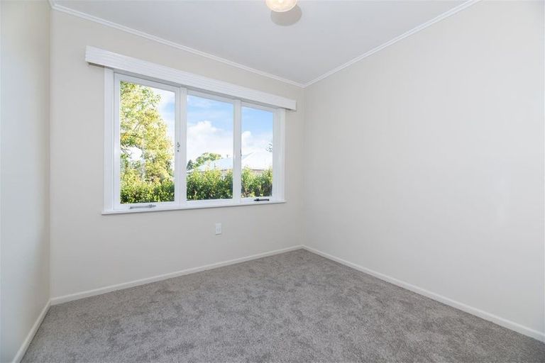 Photo of property in 4 Longburn Road, Henderson, Auckland, 0610
