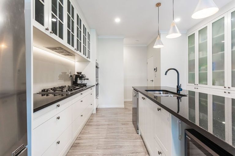 Photo of property in 6 Kahika Grove, Huapai, Kumeu, 0810