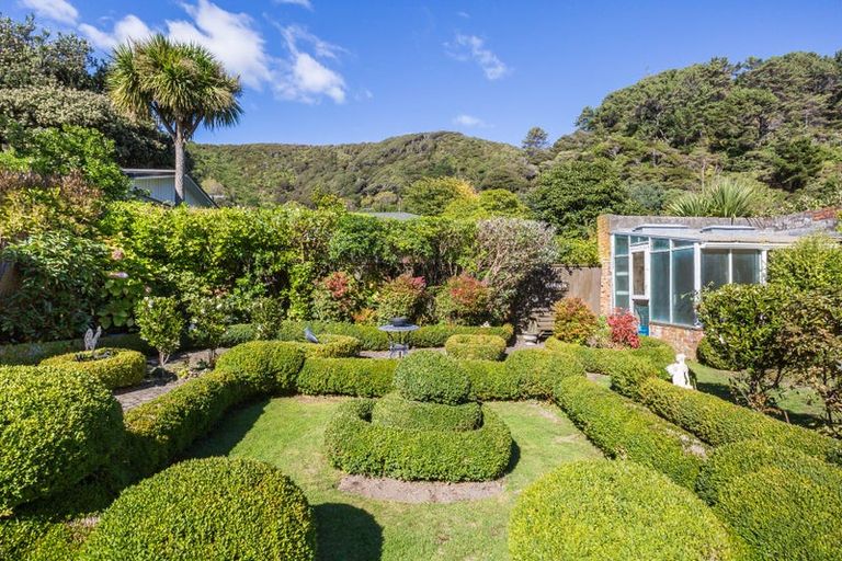 Photo of property in 425 Muritai Road, Eastbourne, Lower Hutt, 5013