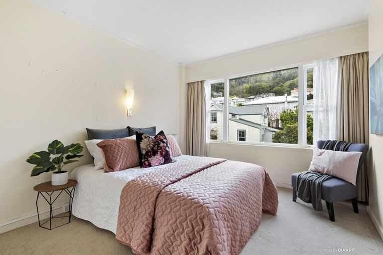 Photo of property in Newman Court Apartments, 2 Newman Terrace, Thorndon, Wellington, 6011