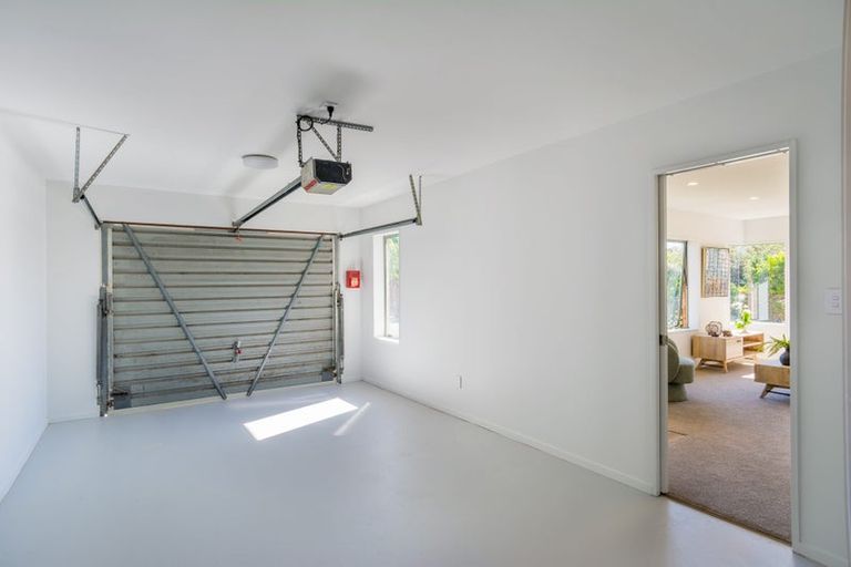 Photo of property in 19 The Grove, Red Beach, 0932