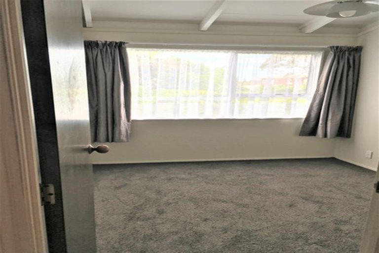 Photo of property in 3/42 Manuka Road, Glenfield, Auckland, 0629