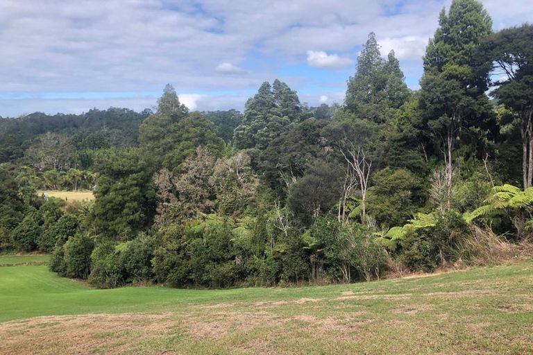 Photo of property in 152n Parker Road, Oratia, Auckland, 0604