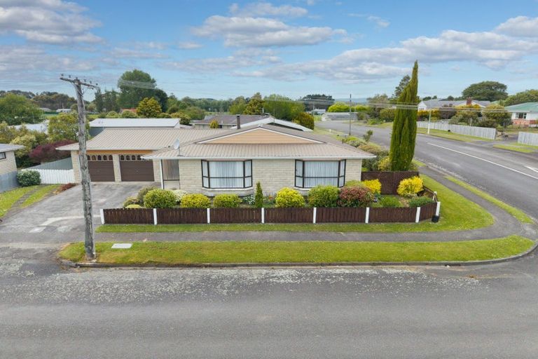 Photo of property in 74 Ormond Street, Woodville, 4920