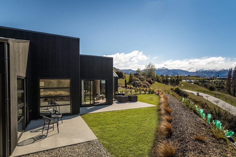 Photo of property in 23 Alps View Place, Lake Hayes, Queenstown, 9304