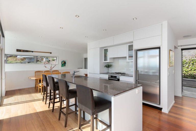 Photo of property in 1 Saint Remy Lane, Redcliffs, Christchurch, 8081