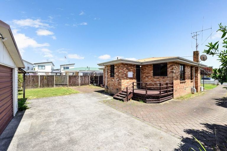 Photo of property in 68 Carrington Avenue, Silverdale, Hamilton, 3216