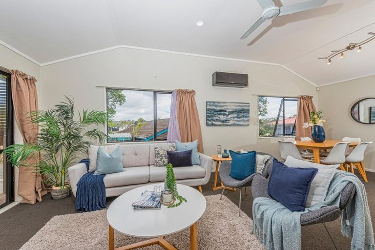 Photo of property in 2/109 Don Buck Road, Massey, Auckland, 0614