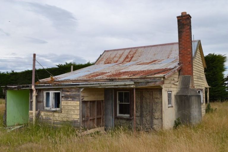 Photo of property in 1398 Main Road North, Waikuku, 7691