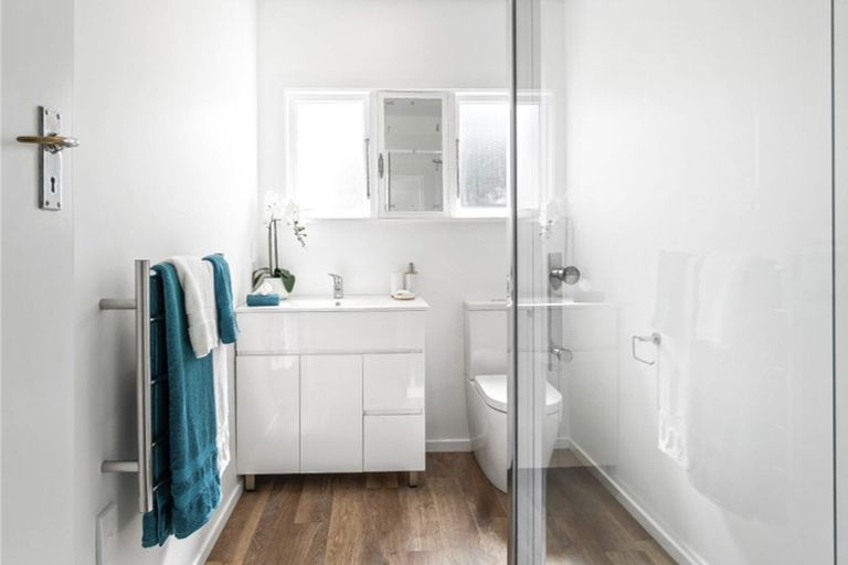 Photo of property in 10 Mcfaddens Road, St Albans, Christchurch, 8052