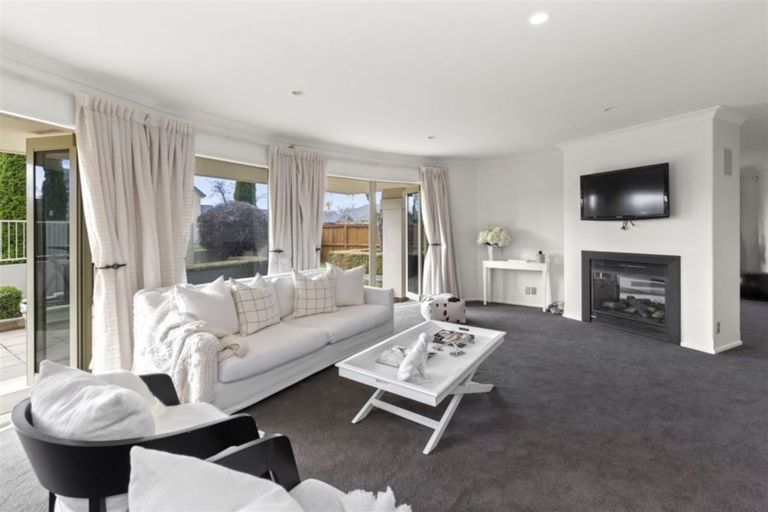 Photo of property in 8 Stableford Green, Burnside, Christchurch, 8053
