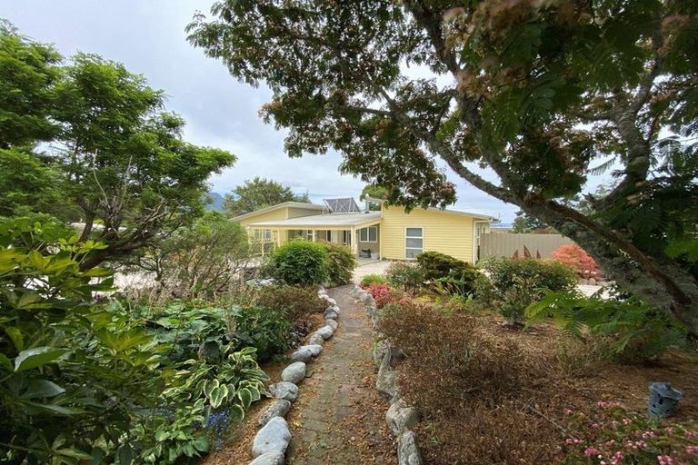 Photo of property in 12 Poplar Lane, Collingwood, 7073