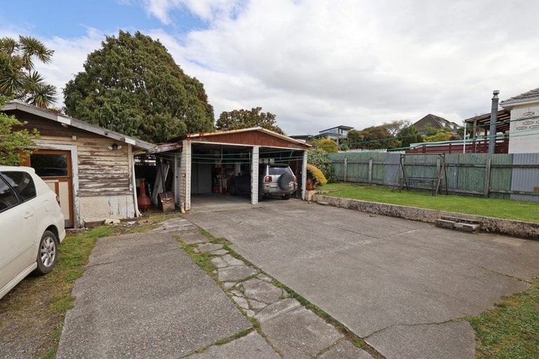 Photo of property in 23 Nichol Street, Heidelberg, Invercargill, 9812