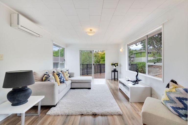 Photo of property in 12 Topliss Drive, Northcross, Auckland, 0632