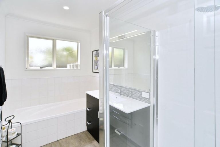 Photo of property in 4 Rue De La Mare, Parklands, Christchurch, 8083