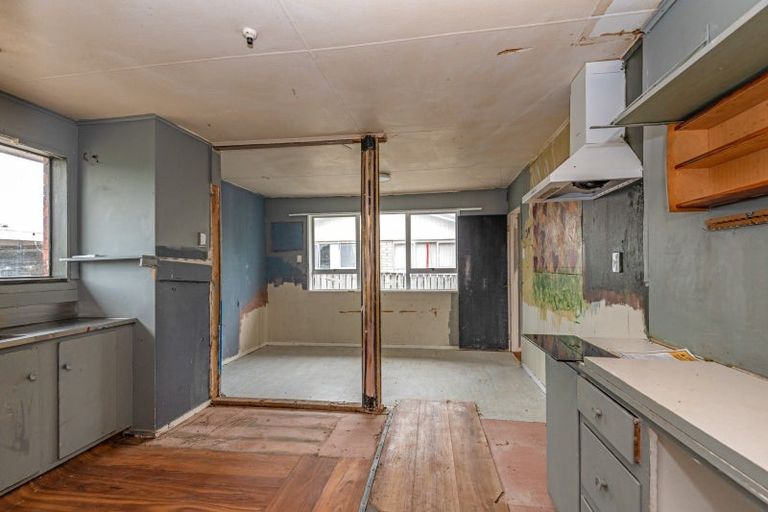 Photo of property in 46 Halswell Crescent, Westbrook, Palmerston North, 4412