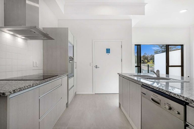 Photo of property in 17/11 Carlos Drive, Flat Bush, Auckland, 2016