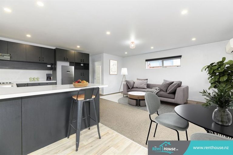 Photo of property in 5 Foyle Place, Glendene, Auckland, 0602