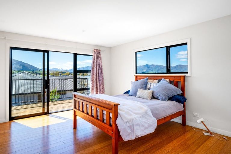 Photo of property in 28 Wabler Lane, Albert Town, Wanaka, 9305