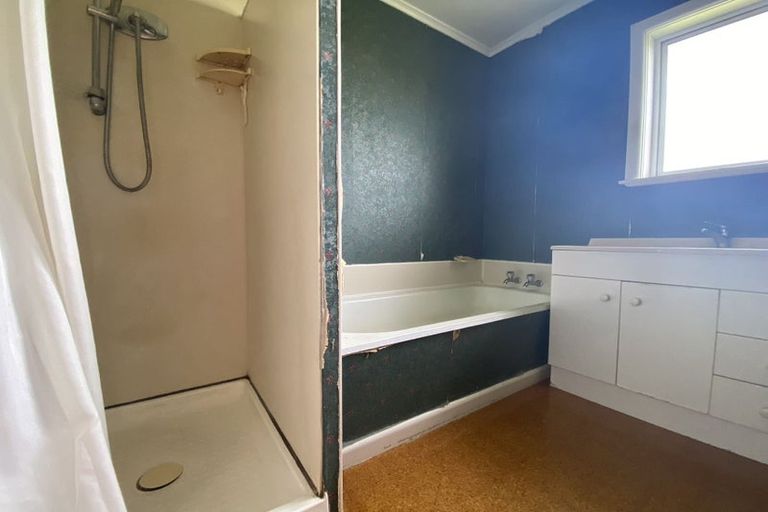 Photo of property in 1/40 Savoy Road, Glen Eden, Auckland, 0602