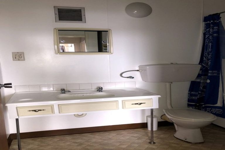 Photo of property in Hobson Court Flats, 38/70 Hobson Street, Thorndon, Wellington, 6011