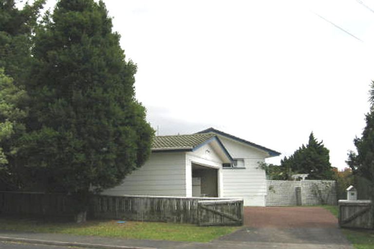Photo of property in 62 Lynn Road, Bayview, Auckland, 0629