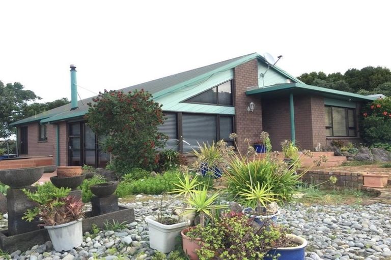 Photo of property in 155 Rockell Road, Whananaki, Hikurangi, 0181