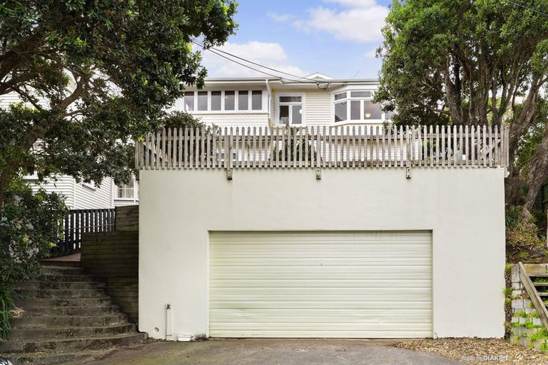 Photo of property in 43 Clyde Street, Island Bay, Wellington, 6023