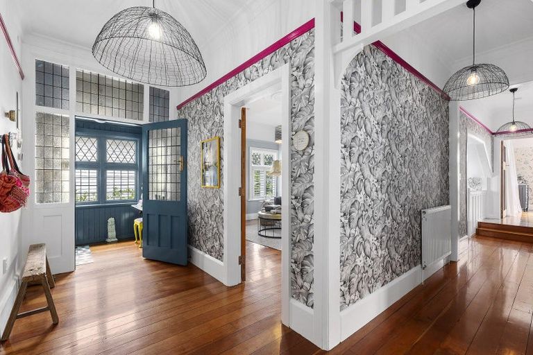 Photo of property in 164 Wadestown Road, Wadestown, Wellington, 6012