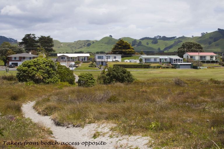 Photo of property in 124 Seaforth Road, Waihi Beach, 3611