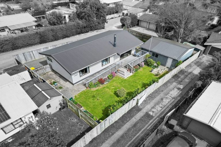 Photo of property in 24a He Awa Crescent, Waikanae, 5036