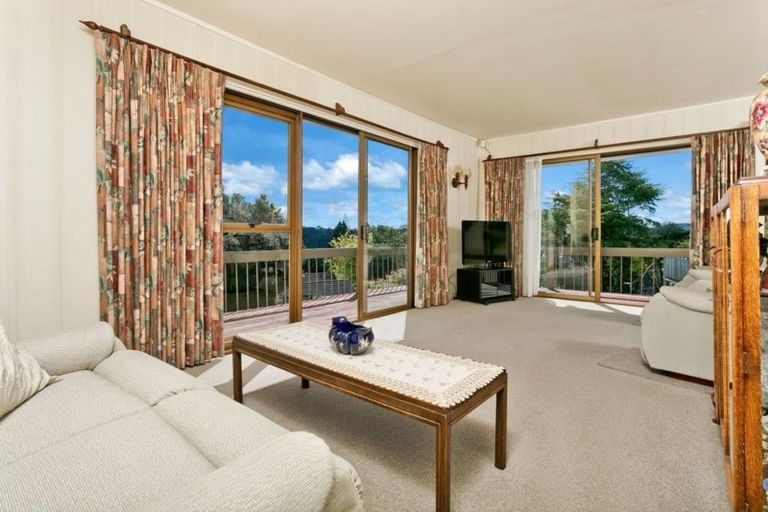 Photo of property in 16 Pemberton Avenue, Bayview, Auckland, 0629