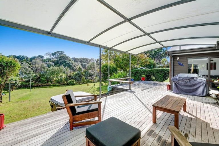 Photo of property in 57 Walton Street, Red Beach, 0932