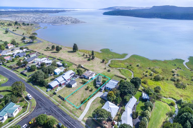 Photo of property in 64 Maunsell Road, Port Waikato, Tuakau, 2695